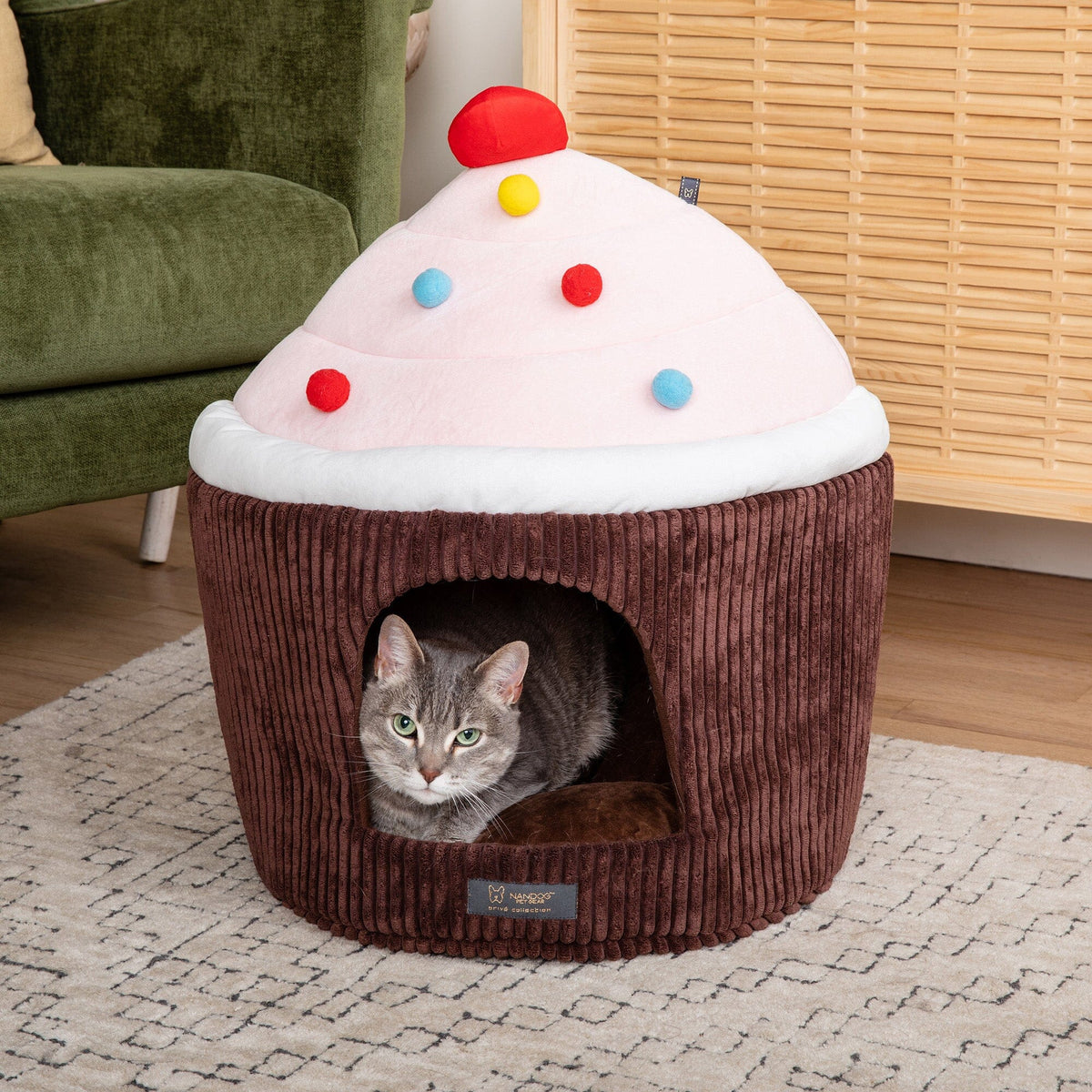 Chocolate Cupcake Dog & Cat Fun Bed Prive Collection image 3